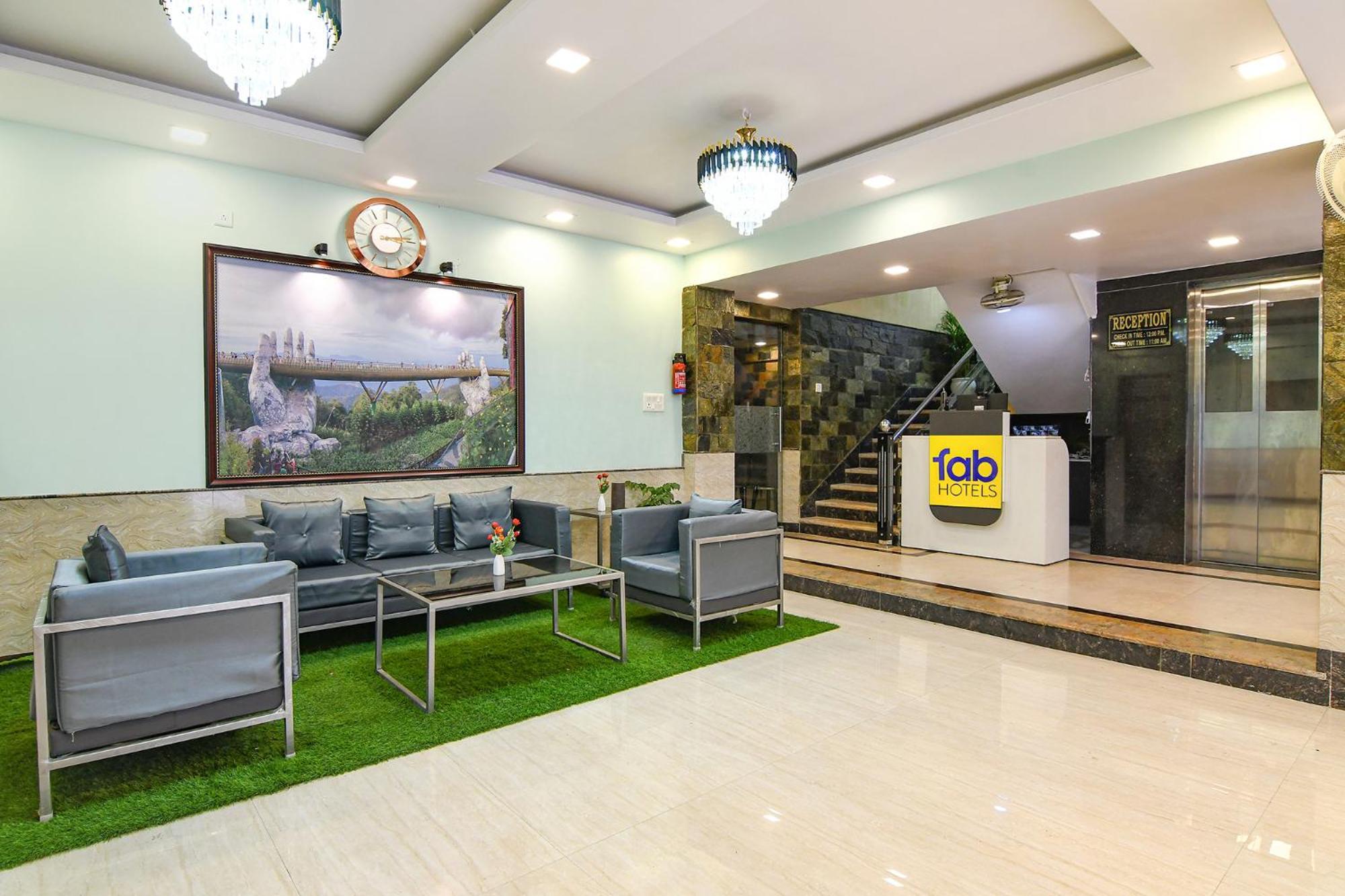 Fabhotel Prime Familto Колката Екстериор снимка