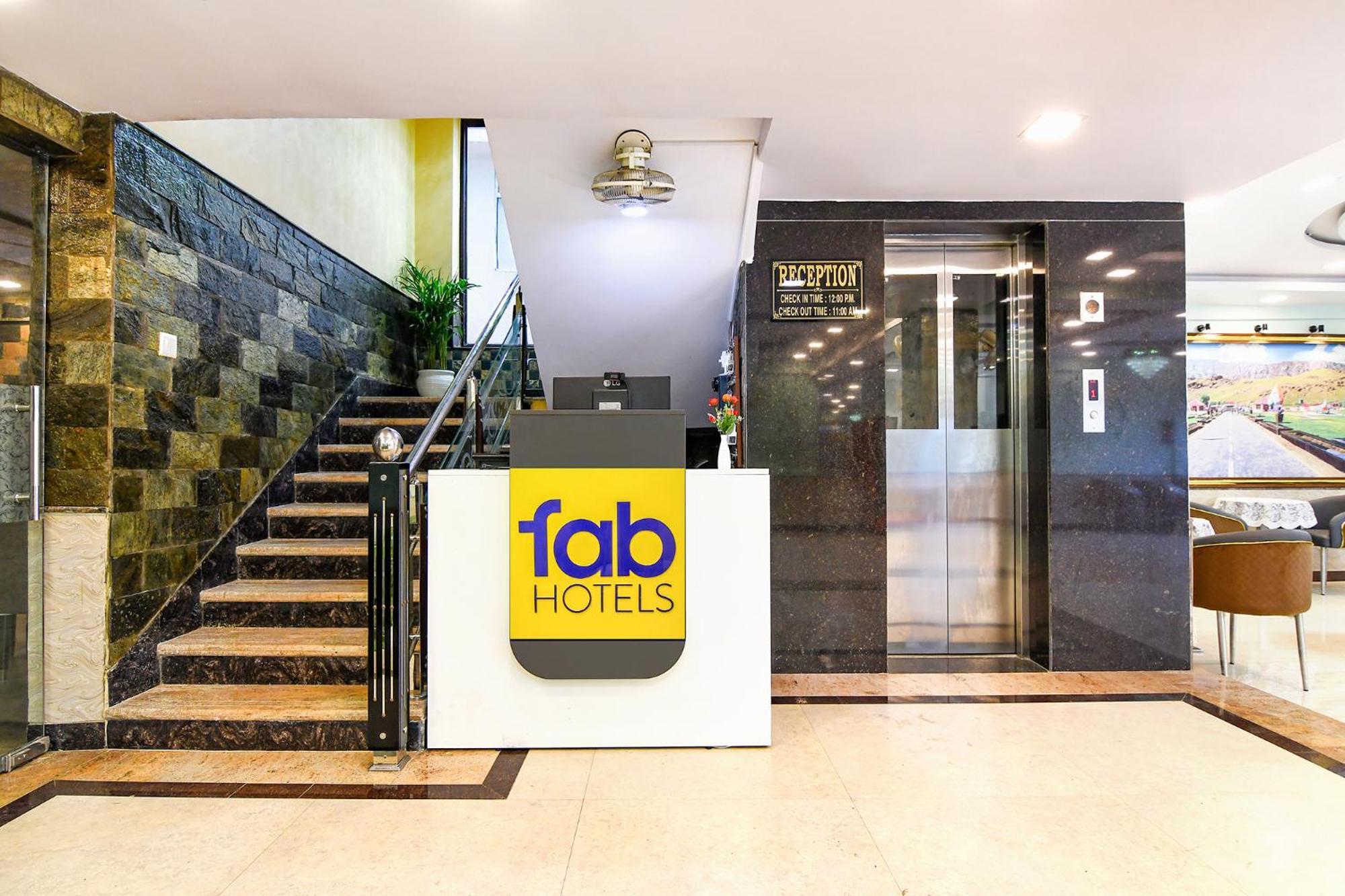 Fabhotel Prime Familto Колката Екстериор снимка