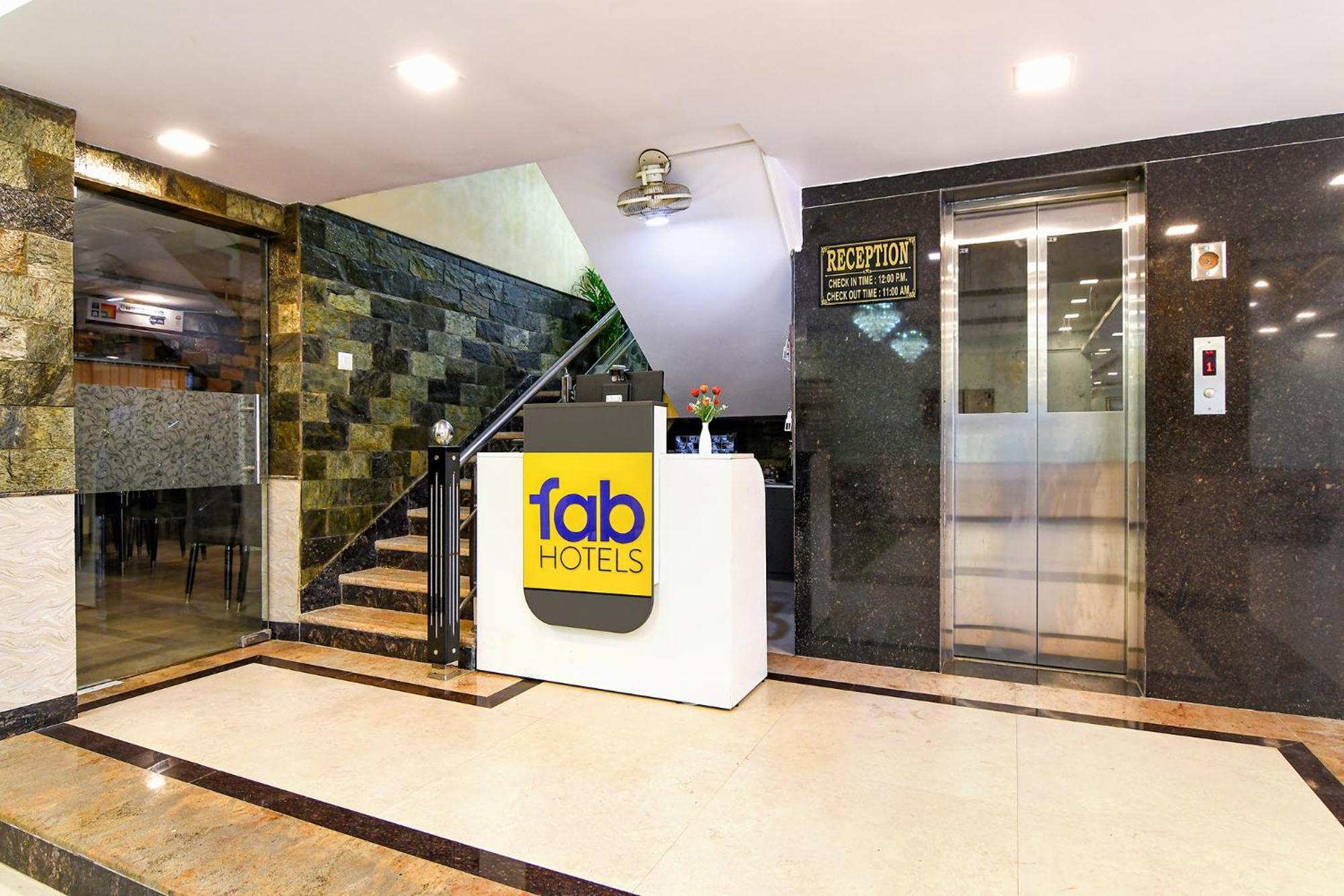 Fabhotel Prime Familto Колката Екстериор снимка