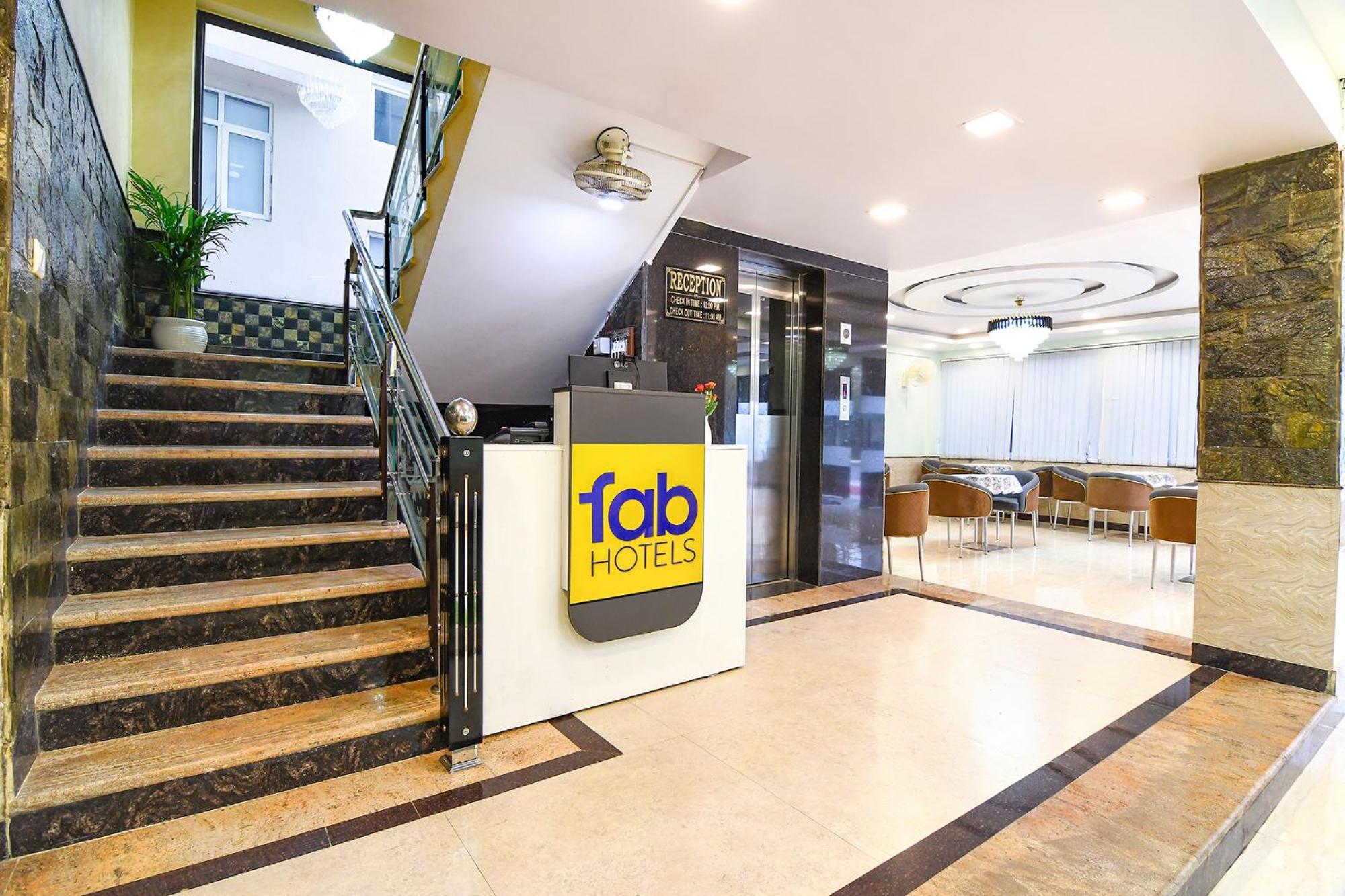 Fabhotel Prime Familto Колката Екстериор снимка