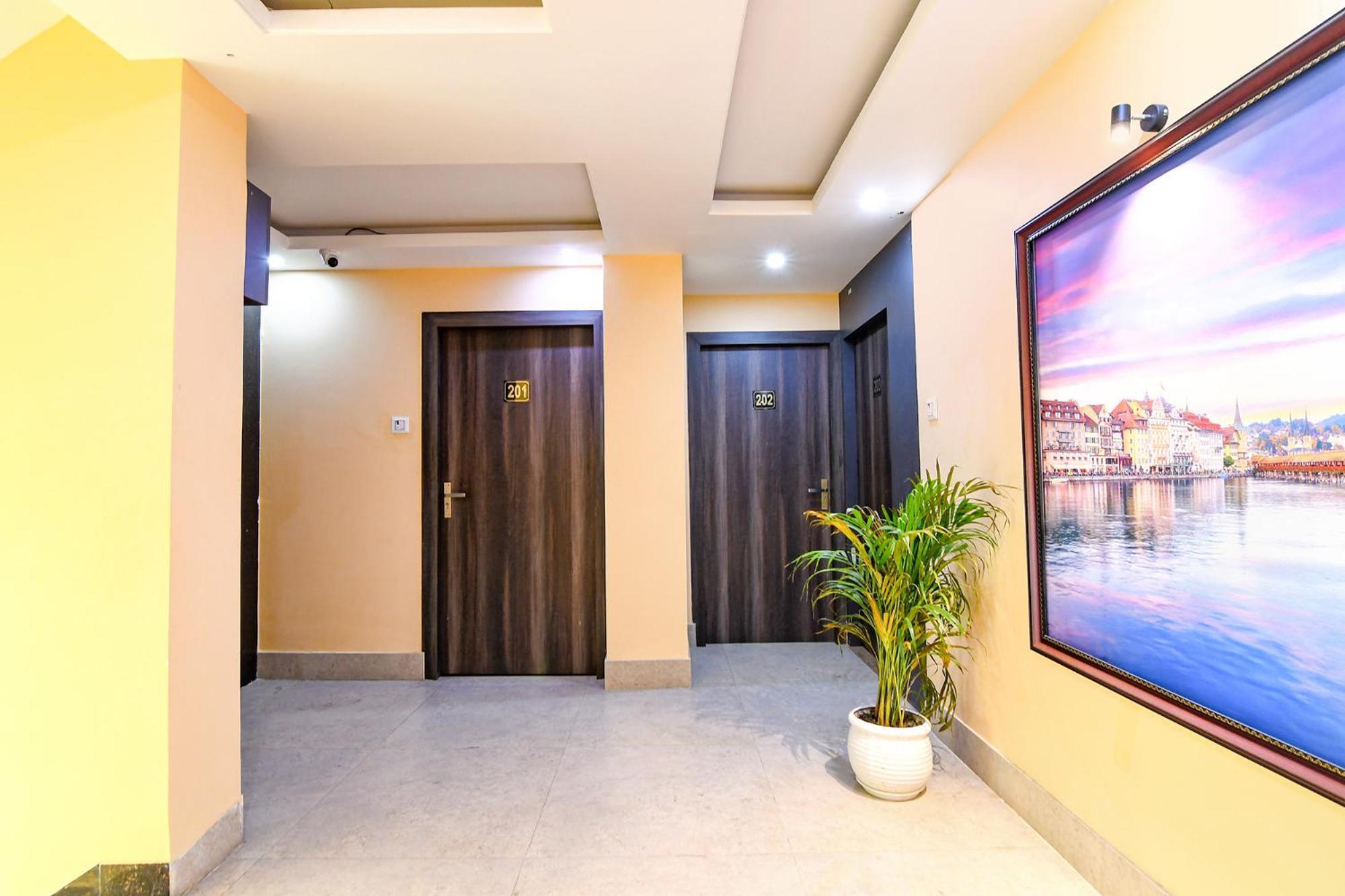 Fabhotel Prime Familto Колката Екстериор снимка
